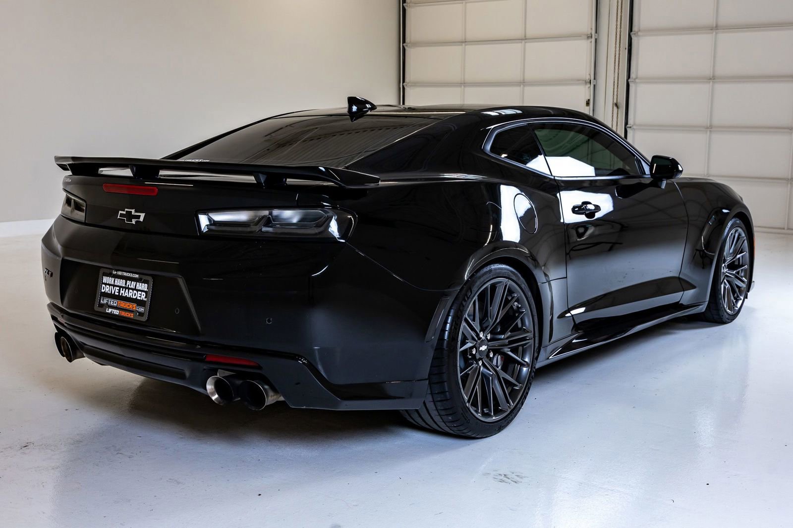 Used 2017 Chevrolet Camaro ZL1 RWD image 9