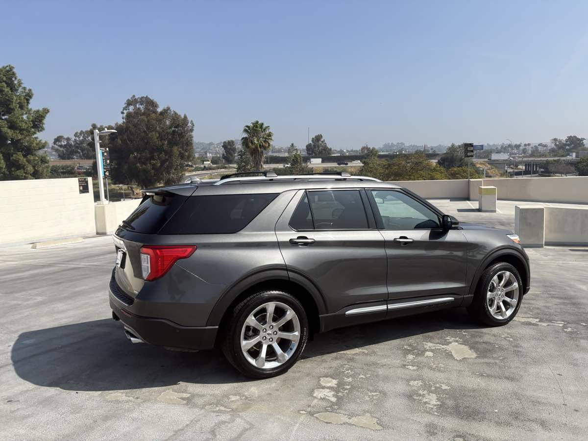 Used 2020 Ford Explorer Platinum w/ Premium Technology Package image 38