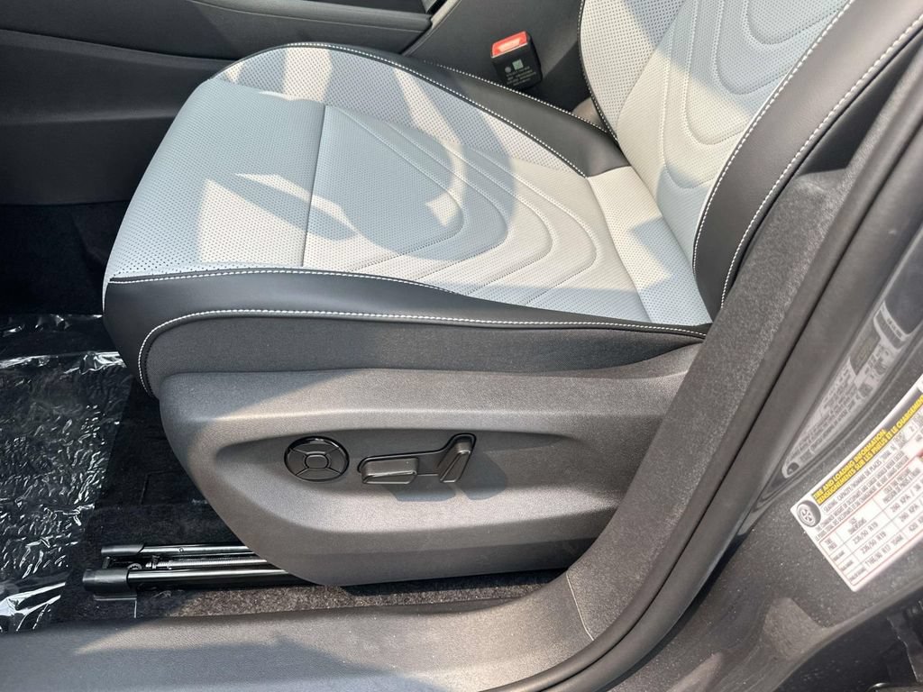 New 2026 Volkswagen Tiguan SE AWD/4WD image 13