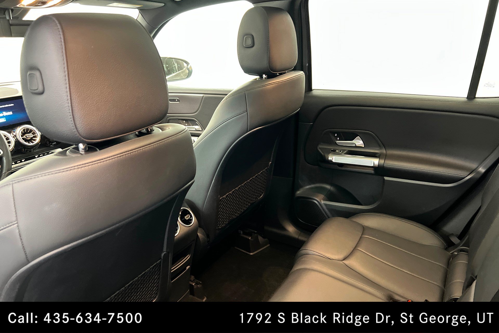 Certified 2022 Mercedes-Benz GLB 250 4MATIC w/ Premium Package Lite image 19