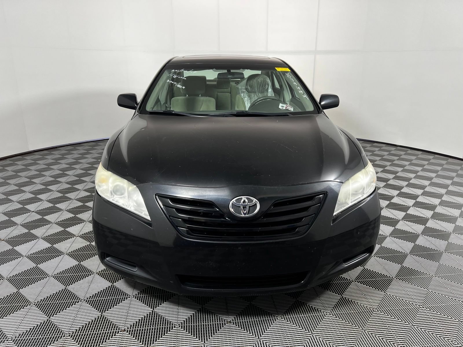 Used 2007 Toyota Camry SE FWD image 2