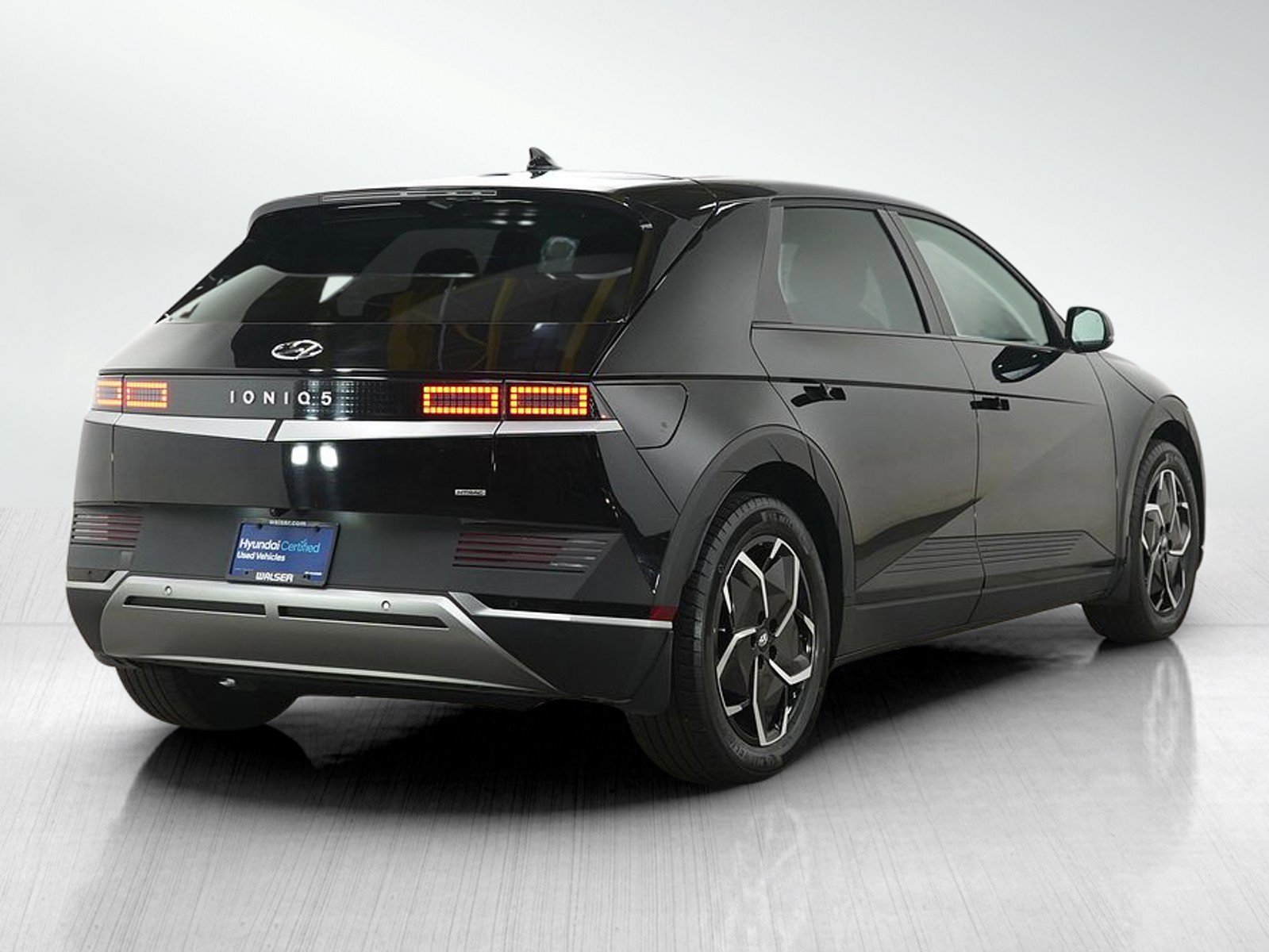 Certified 2024 Hyundai Ioniq 5 SEL AWD/4WD image 5