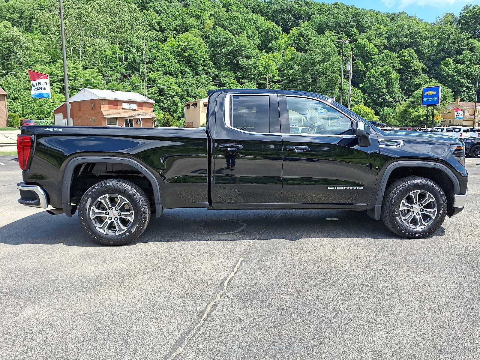 Used 2023 GMC Sierra 1500 SLE AWD/4WD image 7