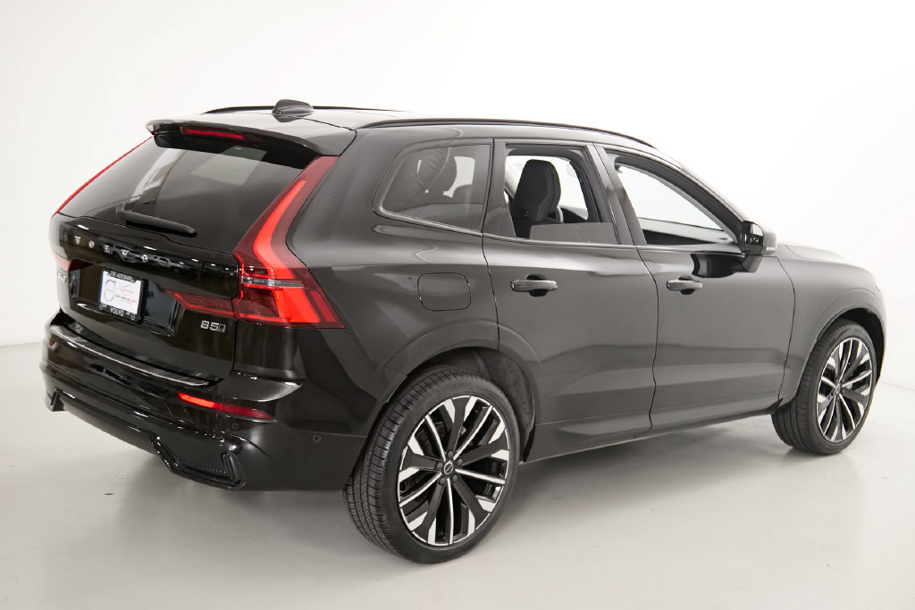 Used 2026 Volvo XC60 B5 Plus AWD/4WD image 9
