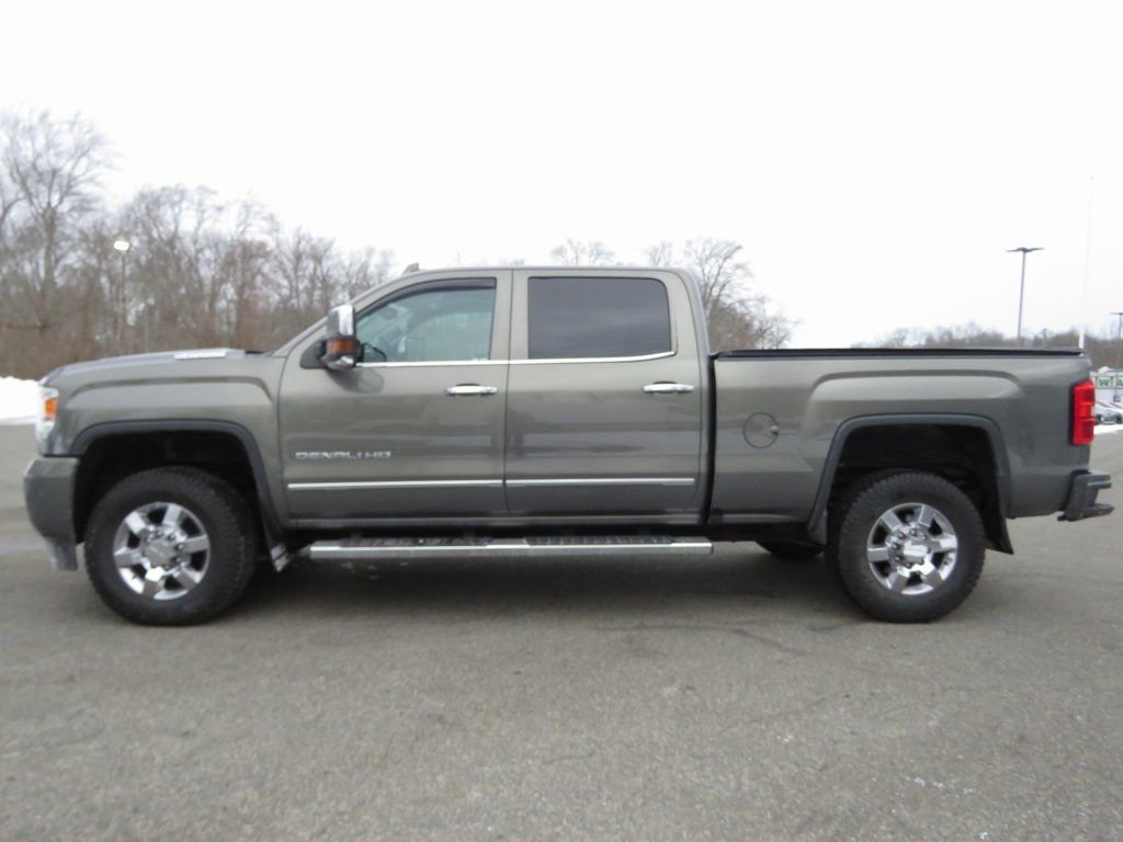 Used 2017 GMC Sierra 3500 Denali w/ Duramax Plus Package image 8