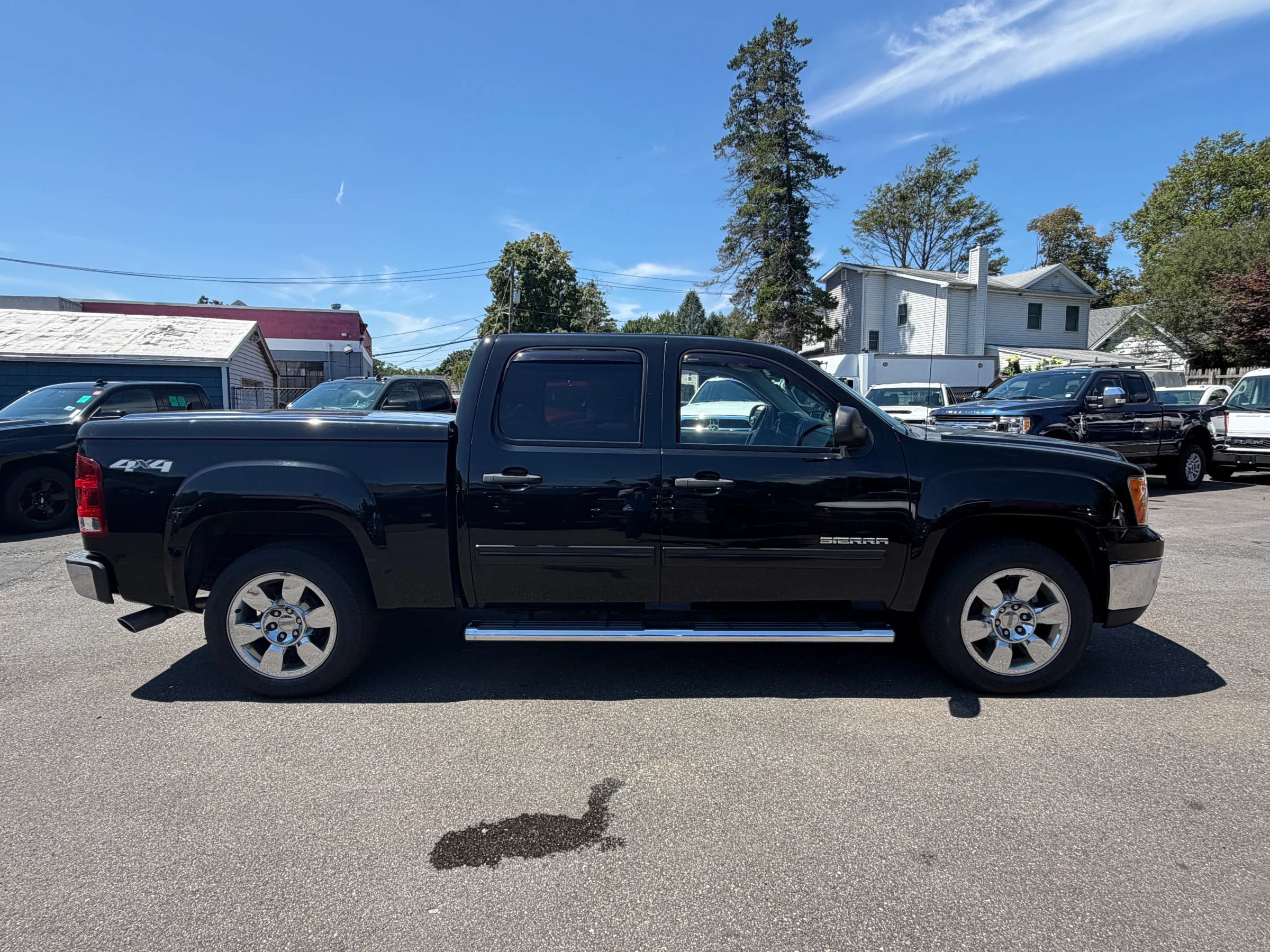 Used 2011 GMC Sierra 1500 SLE w/ Power Tech Package AWD/4WD image 6