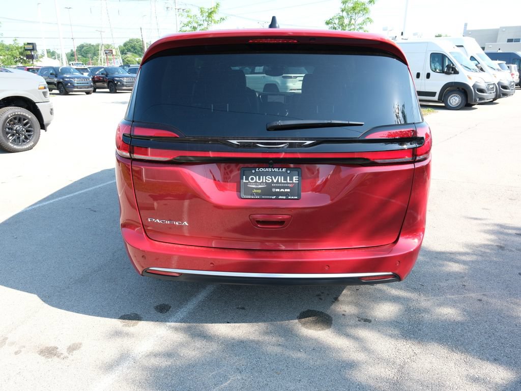 New 2027 Chrysler Pacifica Select w/ Family Tech Group FWD image 9