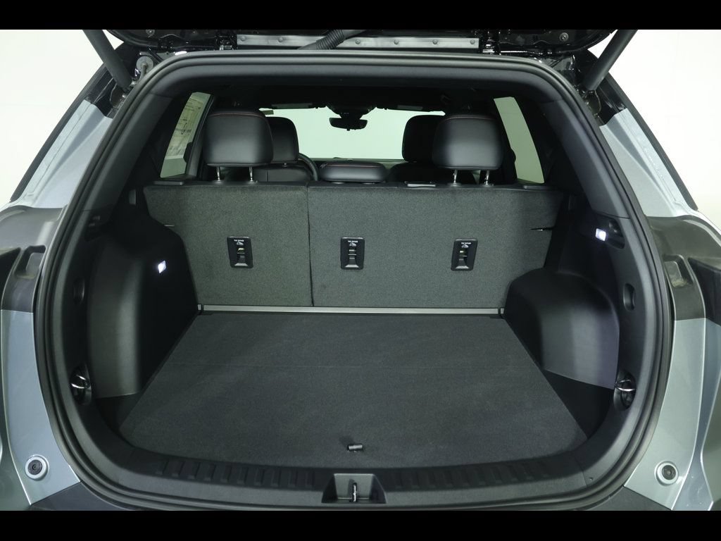 New 2026 Chevrolet Equinox RS w/ Convenience Package III FWD image 15