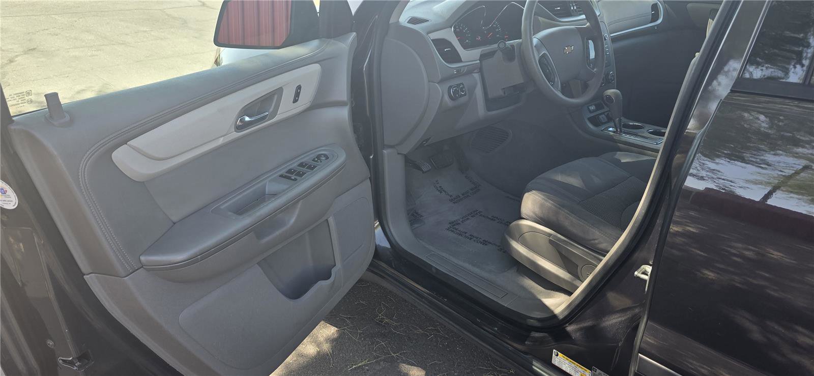 Used 2015 Chevrolet Traverse LS FWD image 14