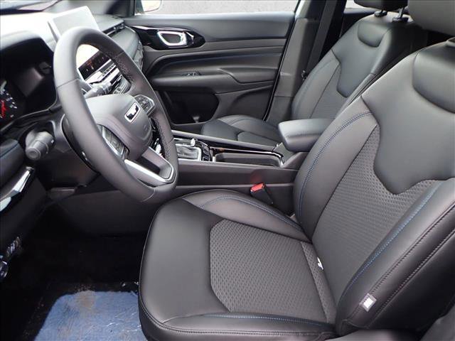 New 2026 Jeep Compass Latitude image 11