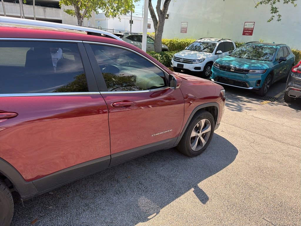 Used 2020 Jeep Cherokee Limited image 6