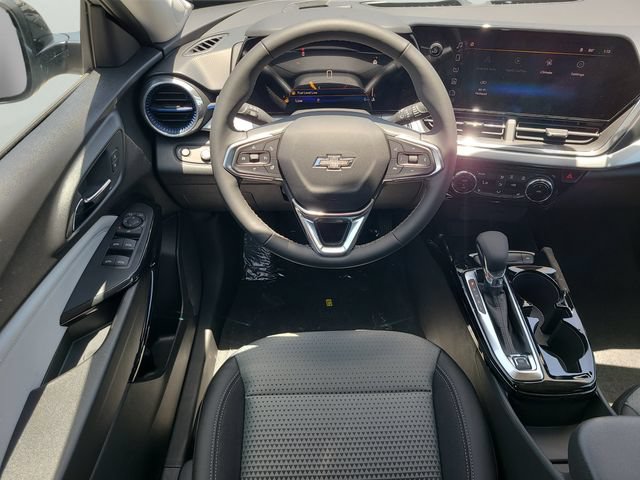 New 2026 Chevrolet Trax LT w/ Midnight Edition FWD image 13