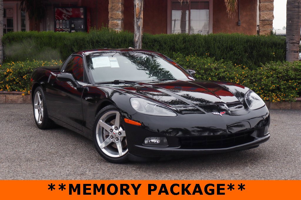 Used 2005 Chevrolet Corvette Coupe w/ Preferred Equipment Group image 2