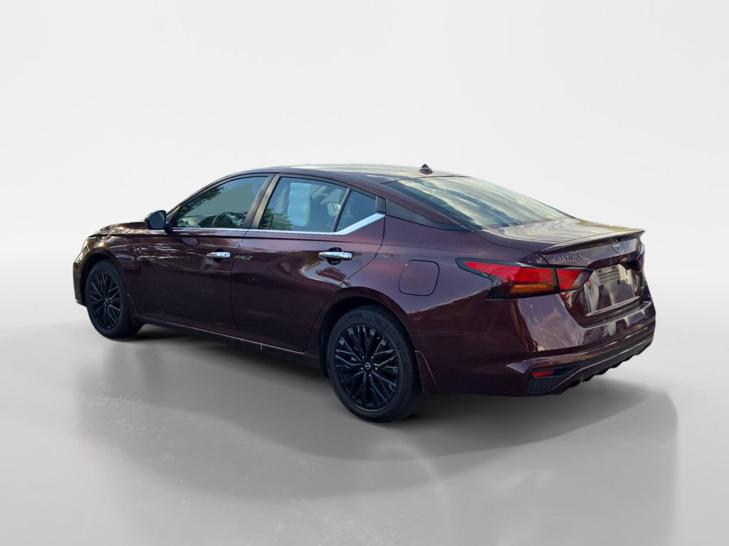 Used 2025 Nissan Altima 2.5 SV w/ SV Special Edition Package AWD/4WD image 3