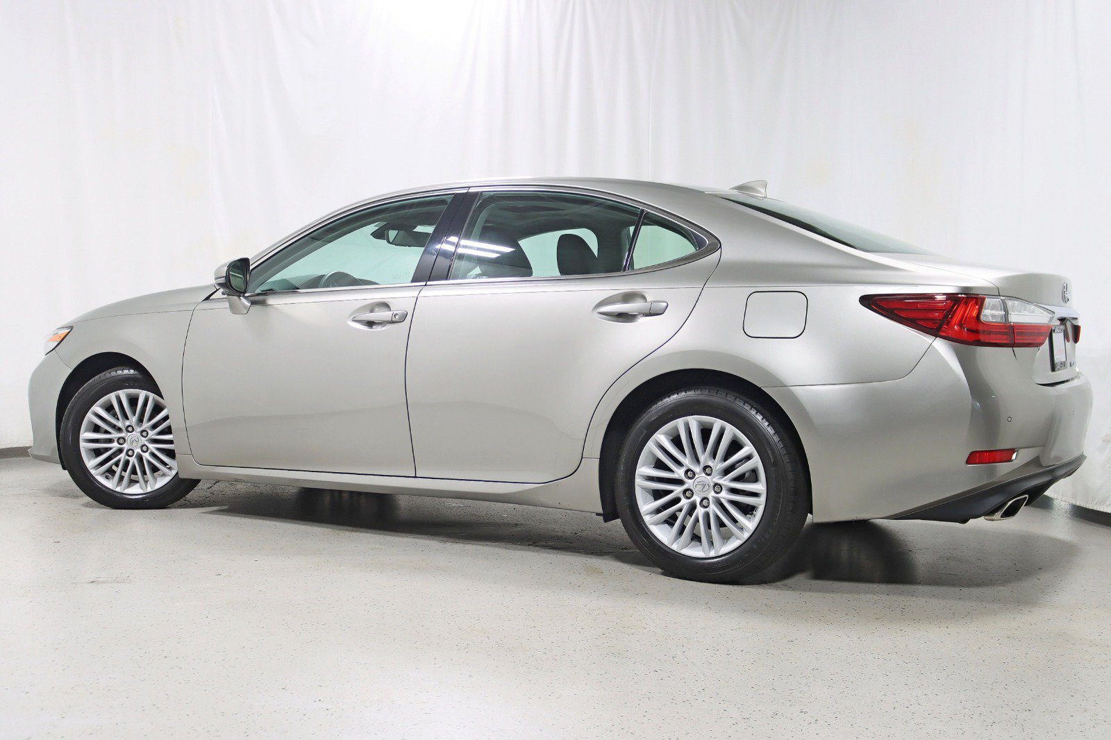 Used 2017 Lexus ES 350 w/ Premium Package FWD image 9