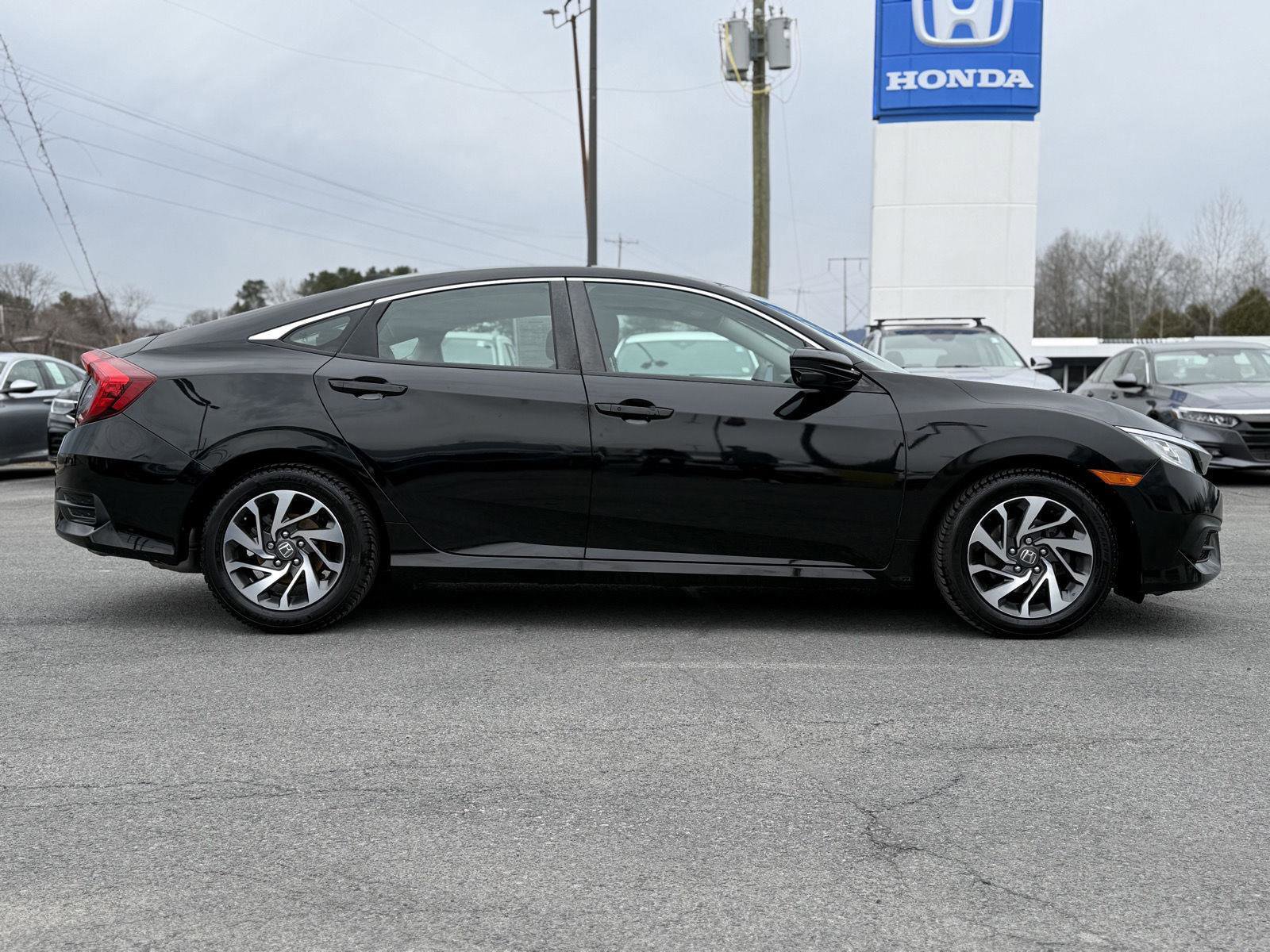 Used 2018 Honda Civic EX image 4