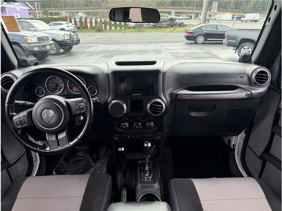 Used 2012 Jeep Wrangler Unlimited Sport w/ Connectivity Group AWD/4WD image 12