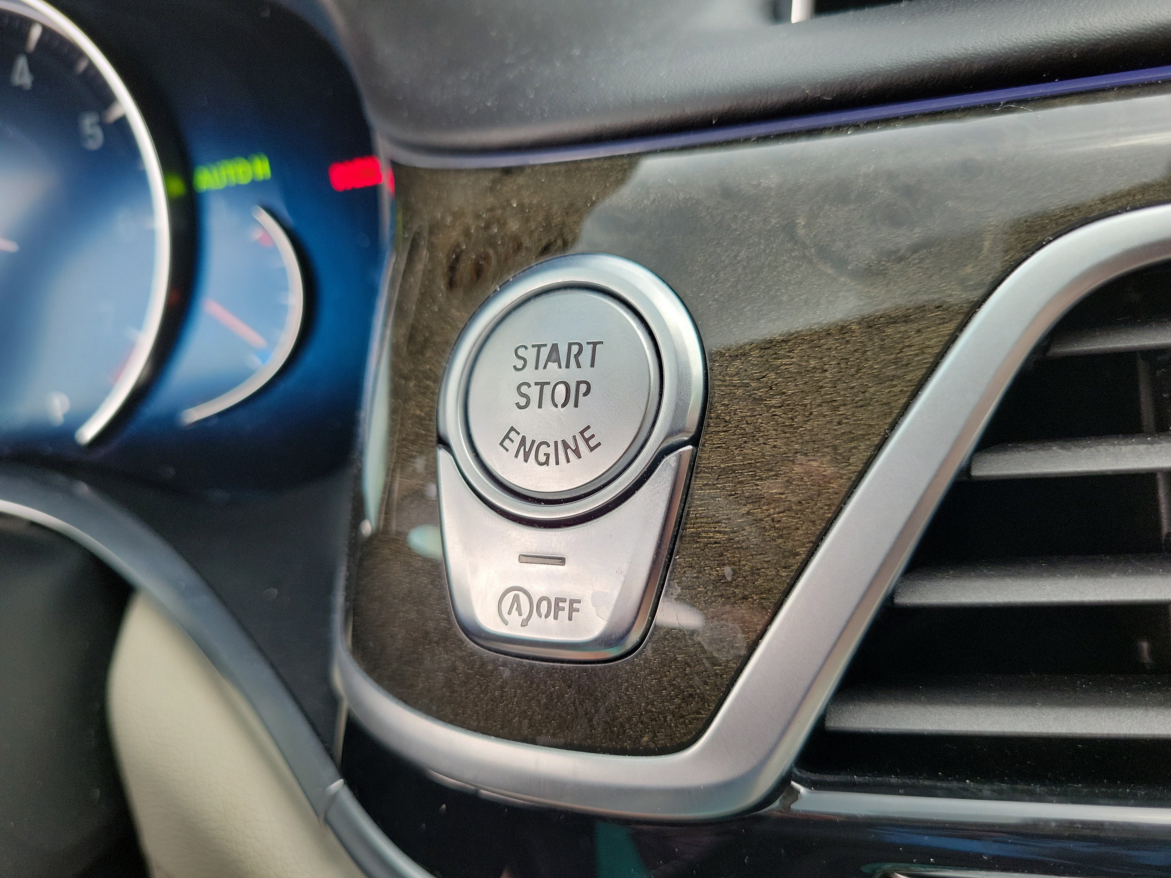 Used 2018 BMW 750i xDrive image 28