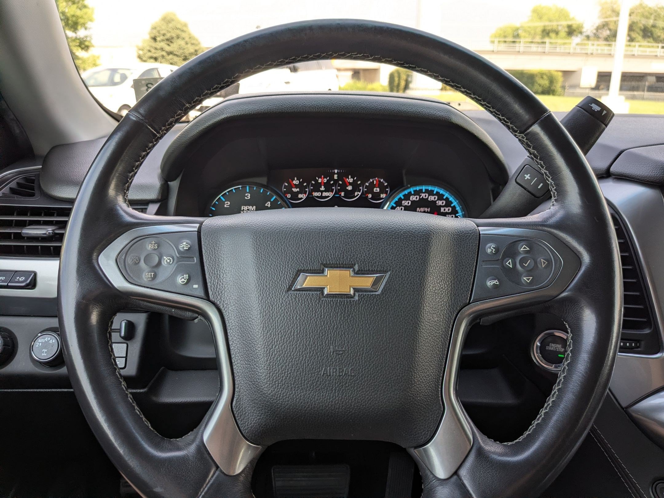 Used 2020 Chevrolet Suburban Premier w/ 6.2L Performance Package AWD/4WD image 17