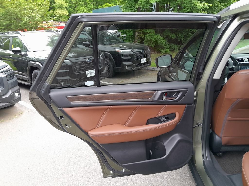 Used 2017 Subaru Outback 2.5i Touring AWD/4WD image 29