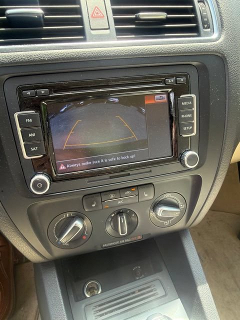 Used 2014 Volkswagen Jetta TDI FWD image 3