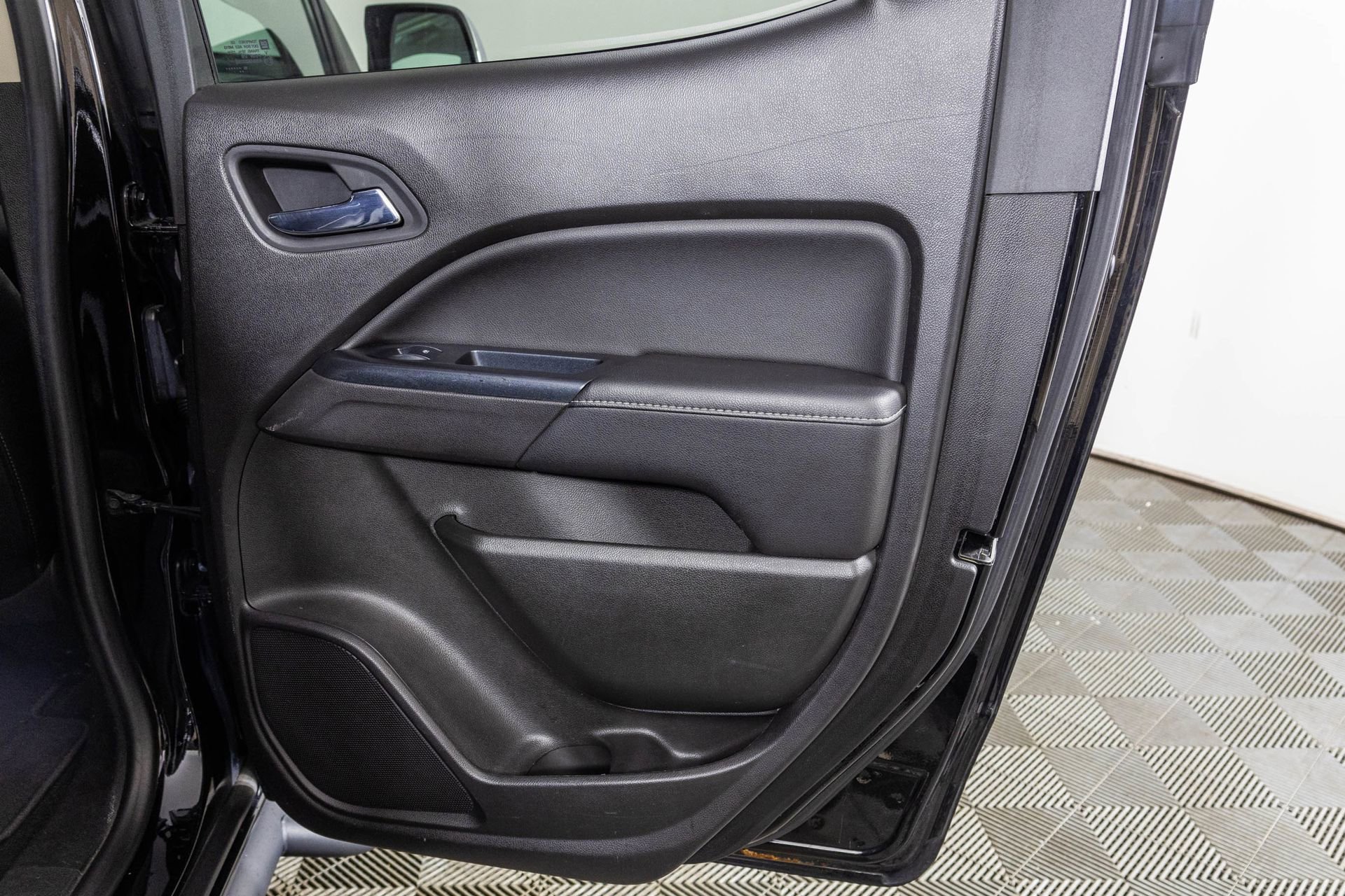 Used 2016 GMC Canyon SLT w/ Driver Alert Package image 43