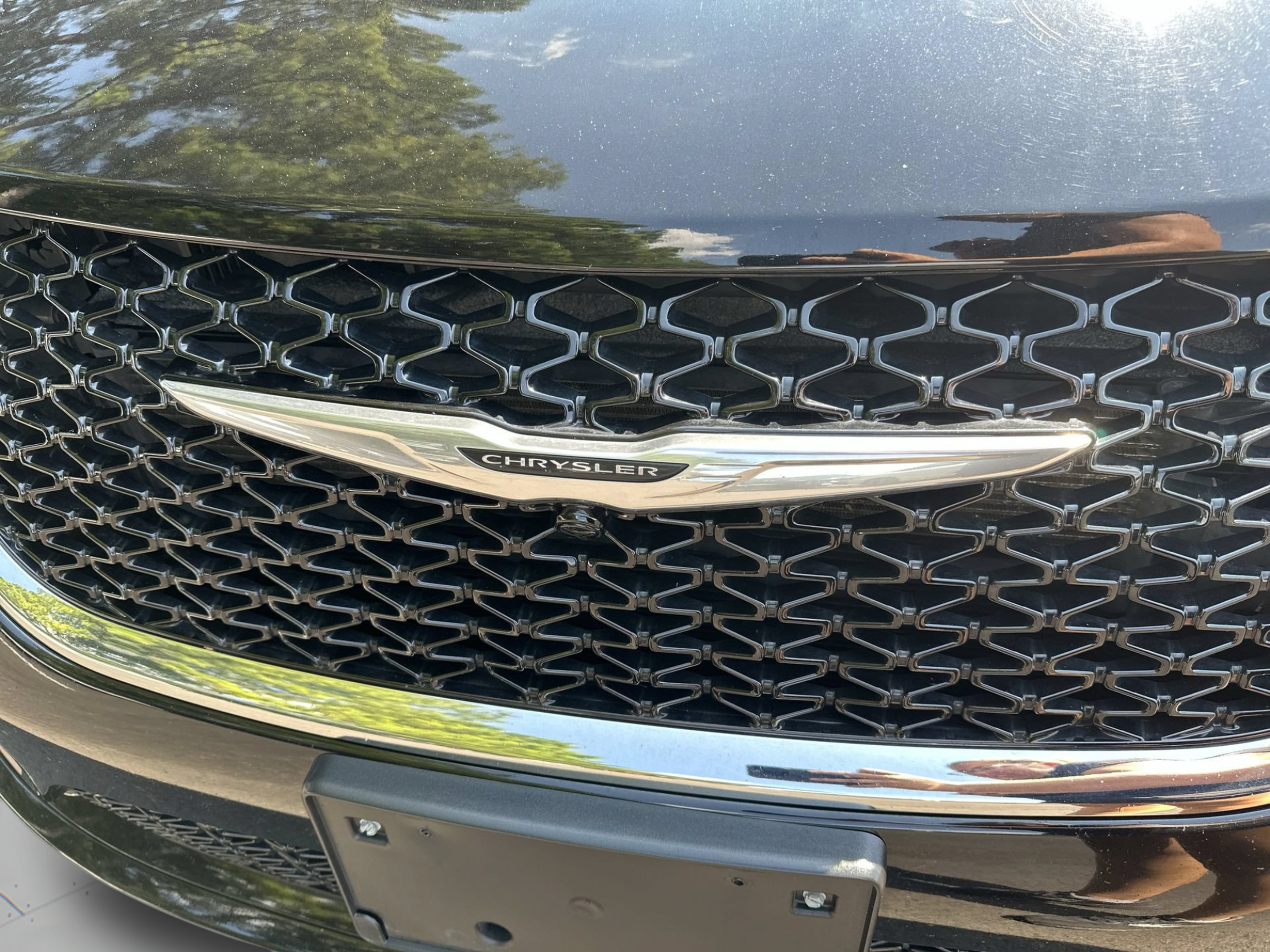 Used 2024 Chrysler Pacifica Touring-L FWD image 27