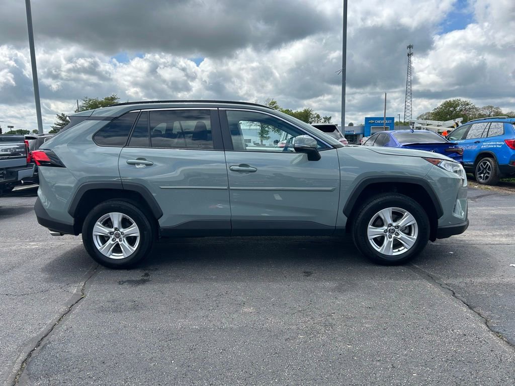 Used 2021 Toyota RAV4 XLE w/ Convenience Package AWD/4WD image 9