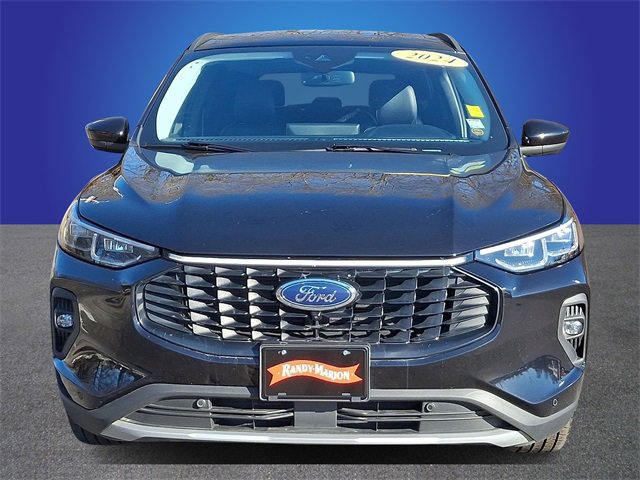 Used 2024 Ford Escape Platinum image 2