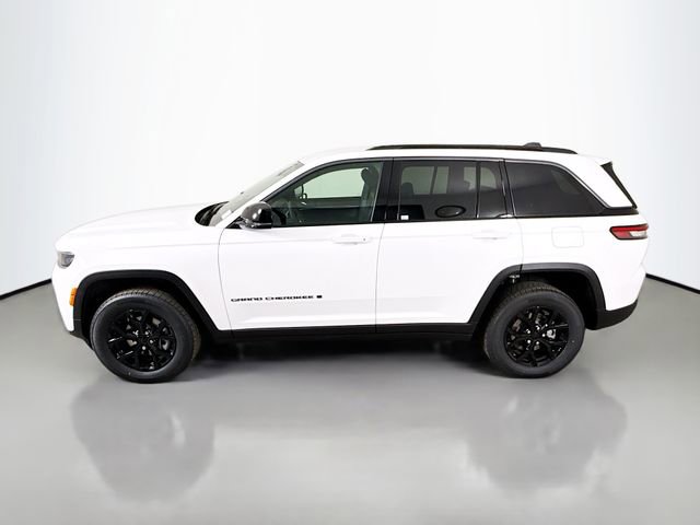 New 2026 Jeep Grand Cherokee Laredo image 4