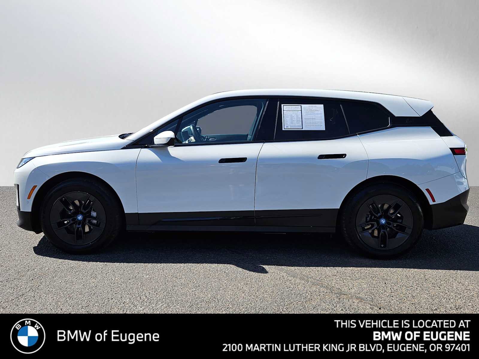 Used 2025 BMW iX xDrive50 image 6