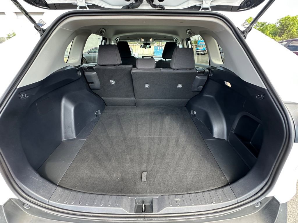 Used 2024 Toyota RAV4 LE AWD/4WD image 25