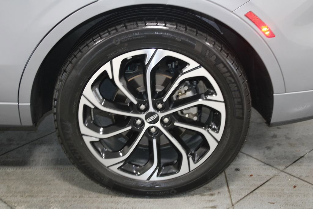 Used 2024 Lincoln Nautilus Reserve image 17