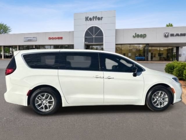 New 2026 Chrysler Pacifica Select FWD image 6