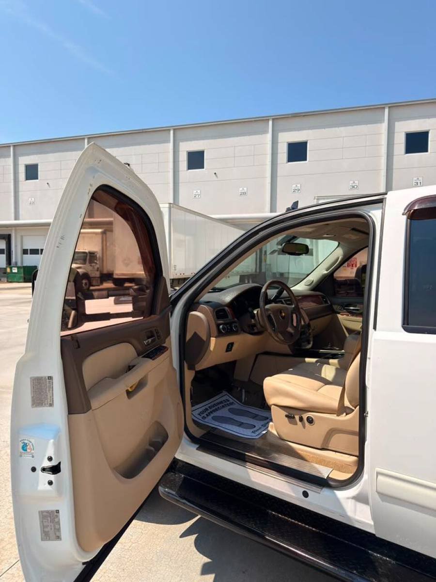 Used 2014 Chevrolet Silverado 3500 LTZ w/ LTZ Plus Package AWD/4WD image 8