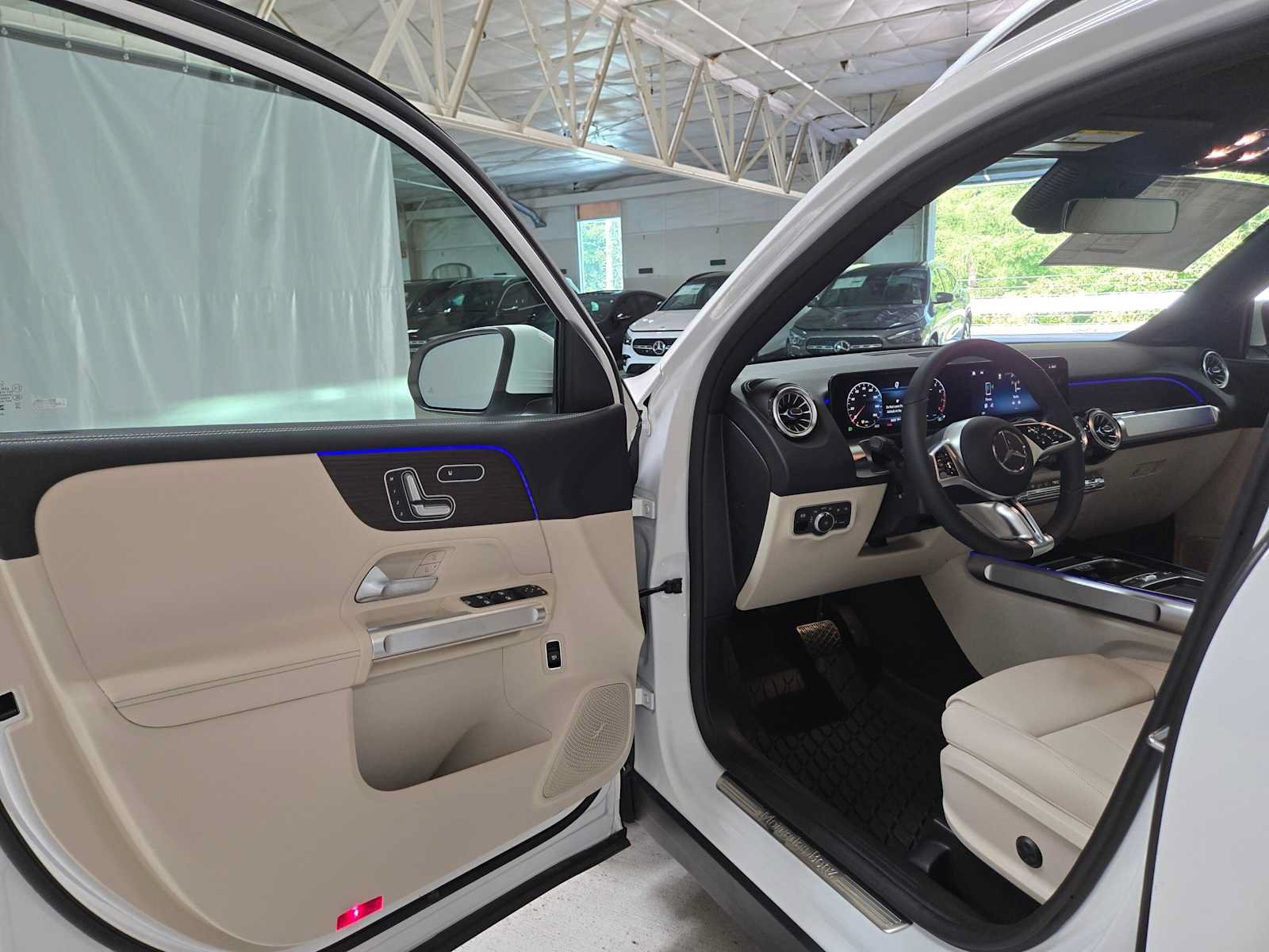 New 2026 Mercedes-Benz GLB 250 4MATIC image 19