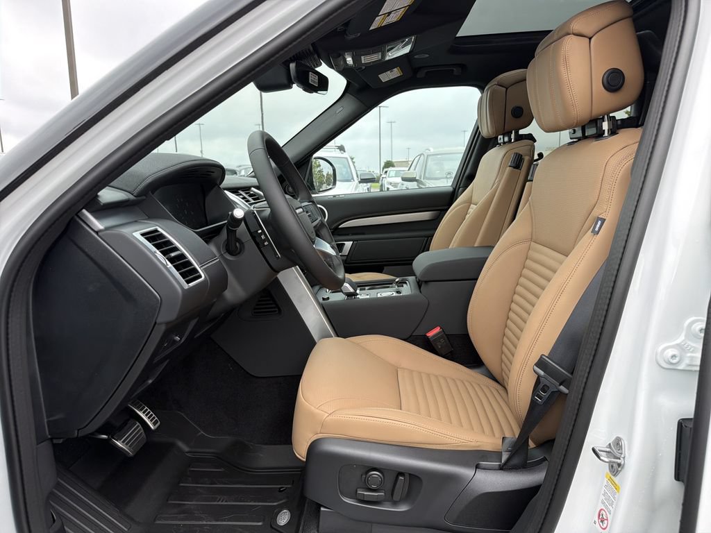 New 2026 Land Rover Discovery Limited Edition AWD/4WD image 5