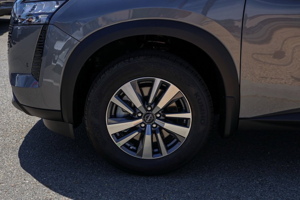 New 2026 Nissan Pathfinder SL FWD image 11
