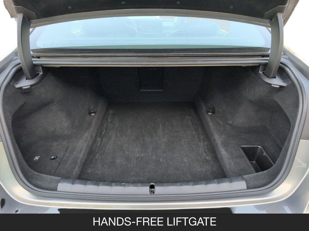 Used 2025 BMW 740i image 20