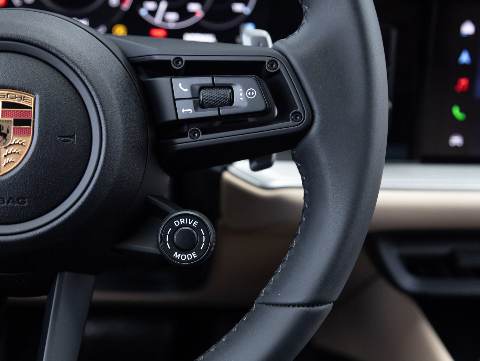 New 2026 Porsche Cayenne Coupe AWD/4WD image 16