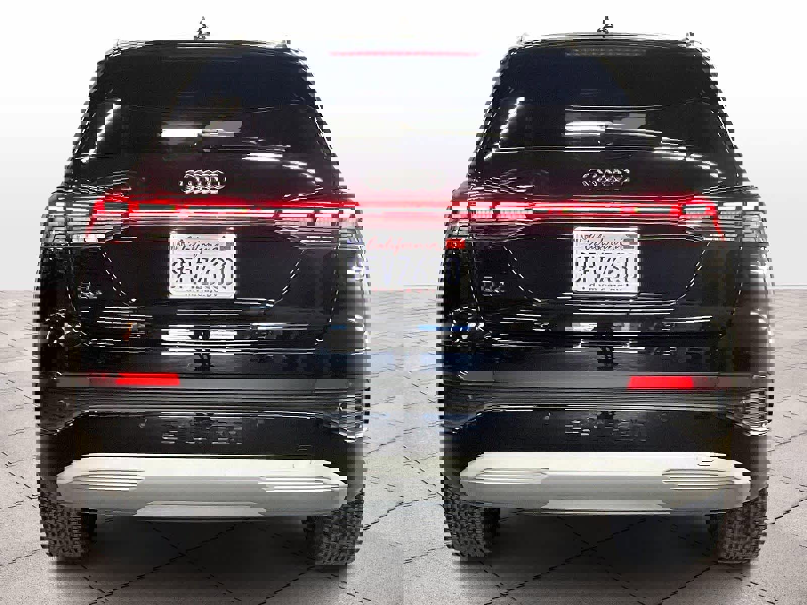 Used 2023 Audi Q4 e-tron Premium Plus w/ Premium Plus image 6