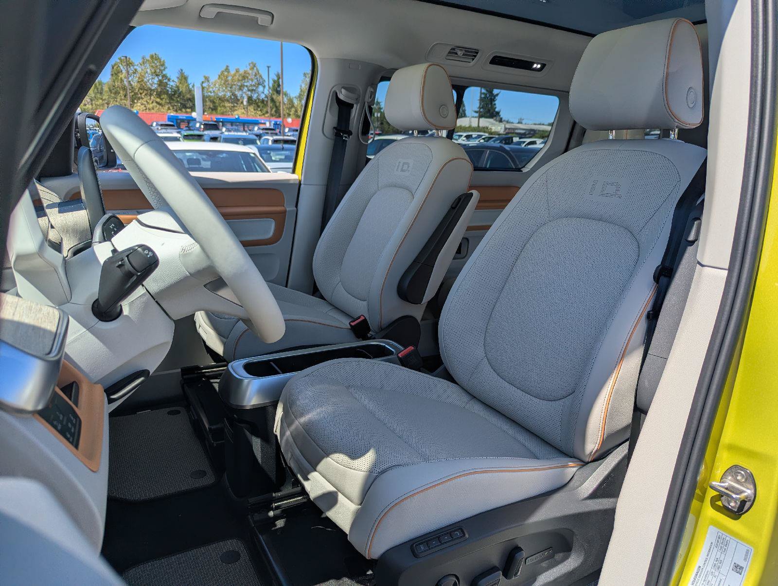 New 2025 Volkswagen ID. Buzz Pro S Plus AWD/4WD image 33