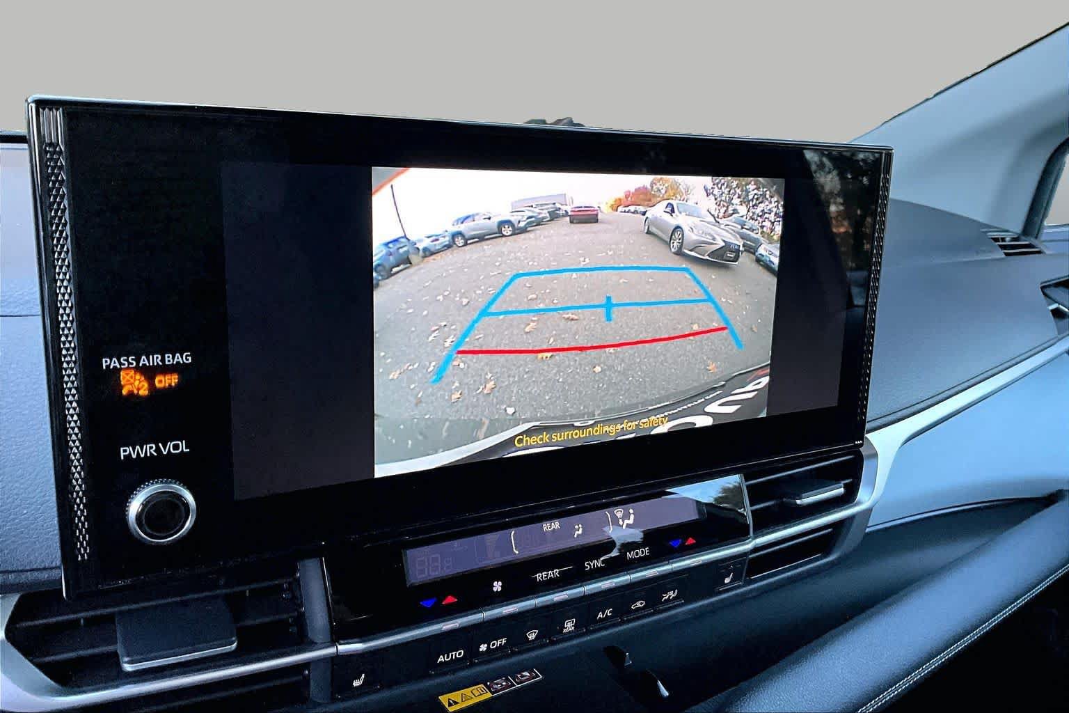 Certified 2026 Toyota Sienna XLE FWD image 28
