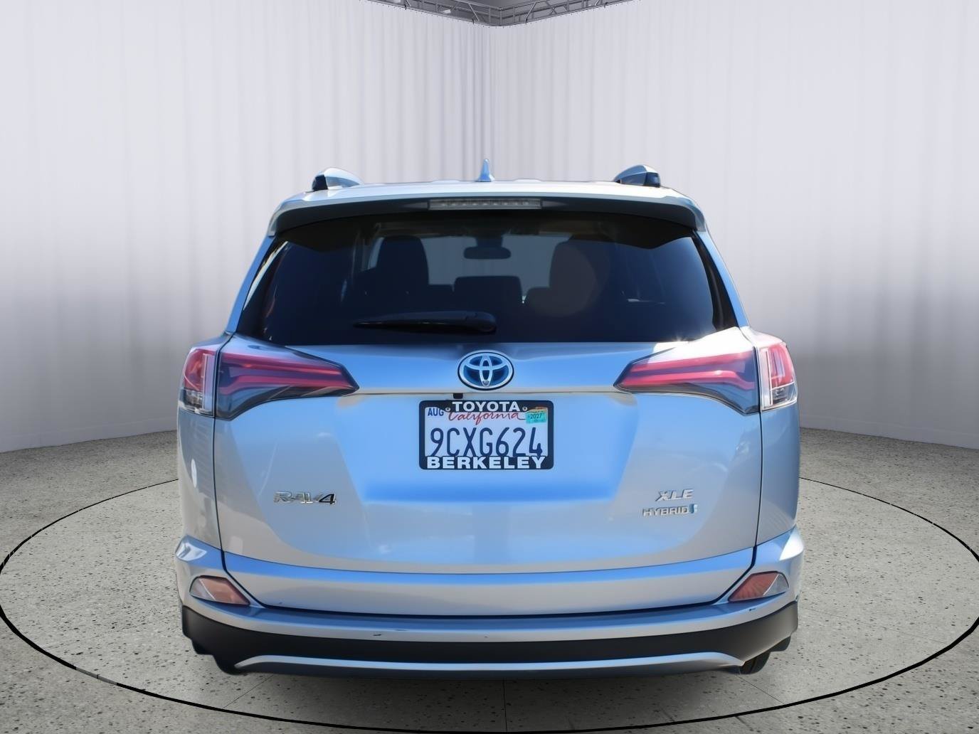 Used 2018 Toyota RAV4 XLE AWD/4WD image 7