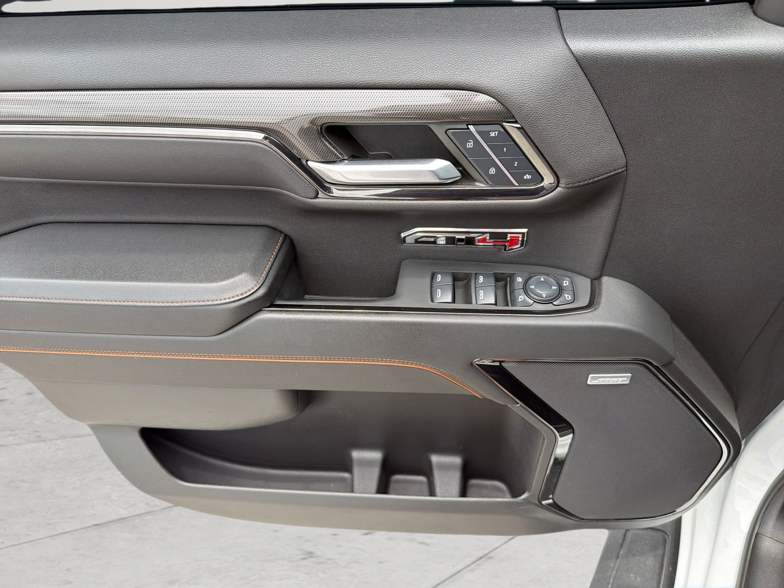 Used 2024 GMC Sierra 1500 AT4 w/ Technology Package AWD/4WD image 28