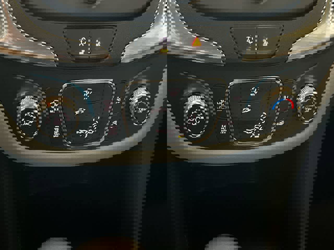 Used 2022 Chevrolet Equinox LT image 19