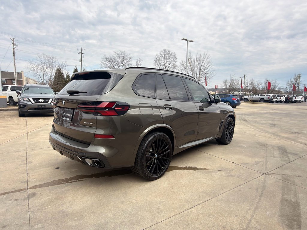 Used 2026 BMW X5 sDrive40i w/ M Sport Package image 3