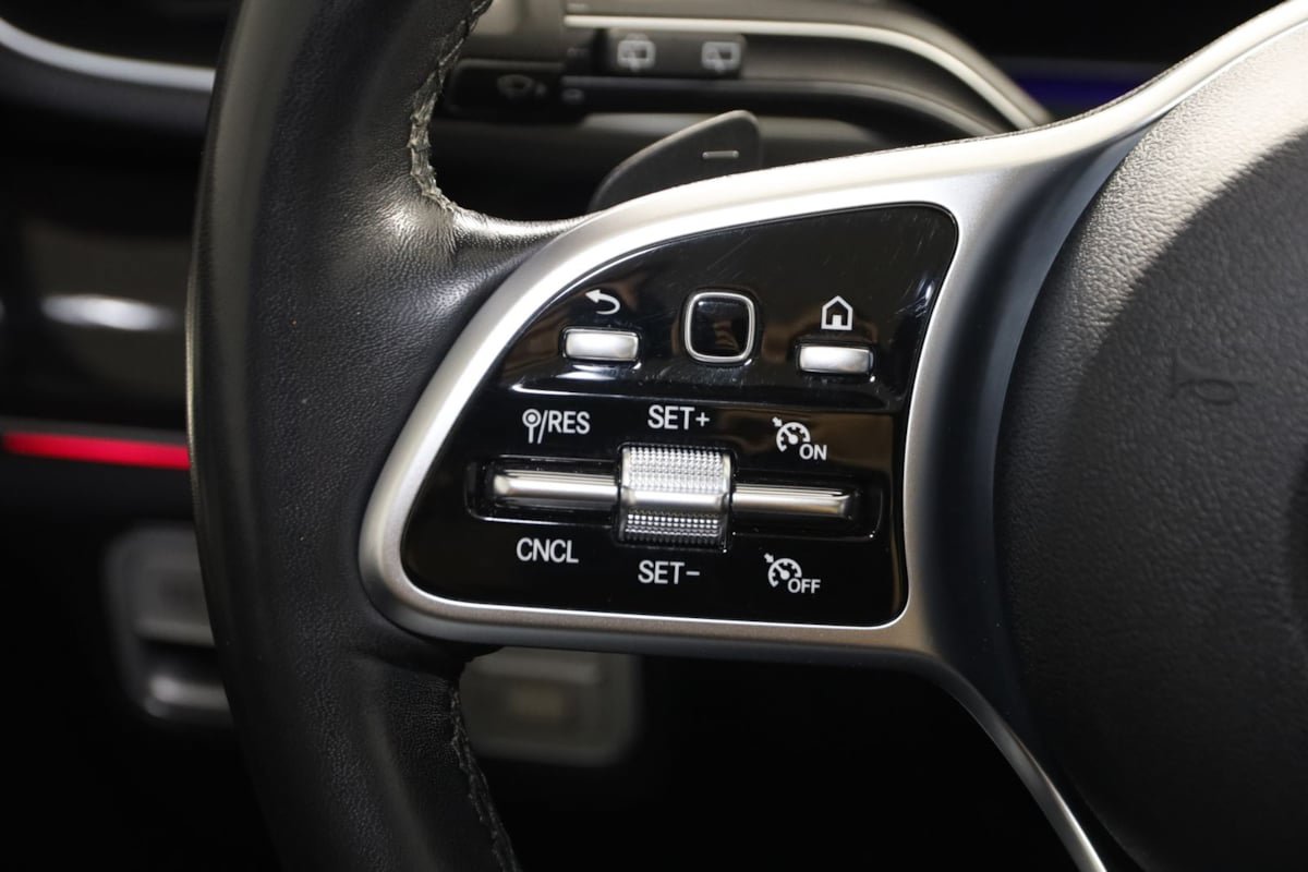 Used 2022 Mercedes-Benz GLE 350 4MATIC w/ Premium Package image 39