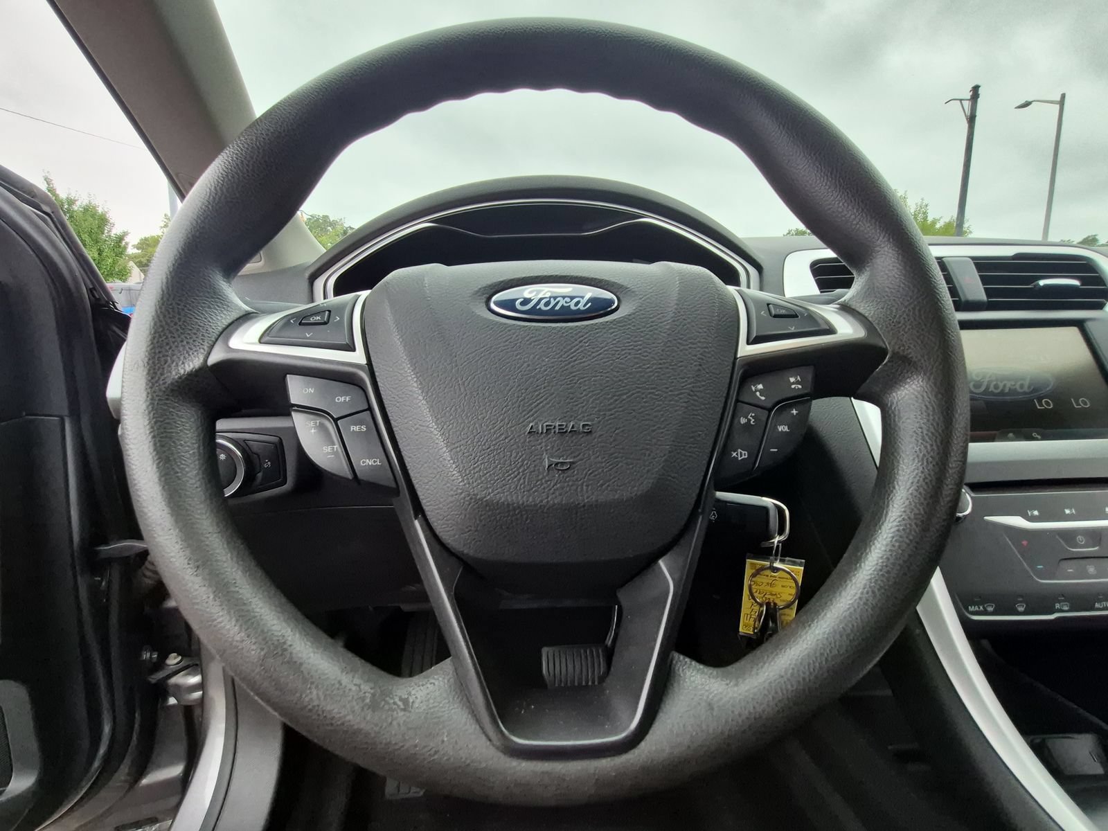 Used 2014 Ford Fusion SE FWD image 20