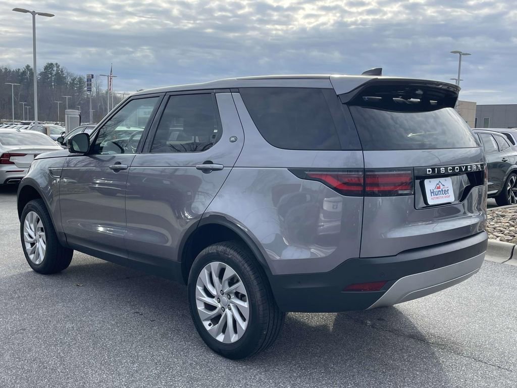 Used 2025 Land Rover Discovery S image 29